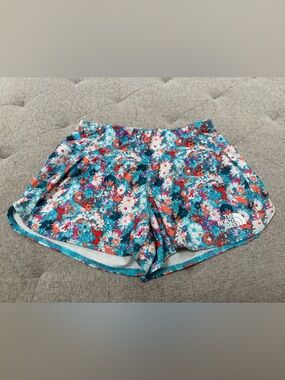 EUC GIRLS NORTH FACE FLORAL SHORTS SIZE SMALL